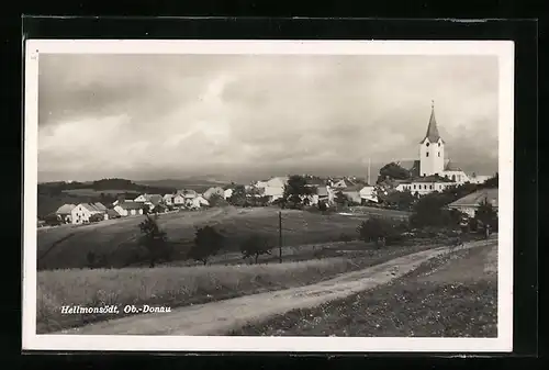 AK Hellmonsödt, Ortsansicht mit Kirche
