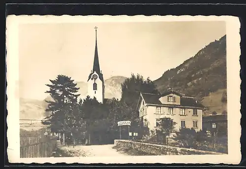 AK Flüelen, Hotel-Restaurant Bahnhof mit Kirche