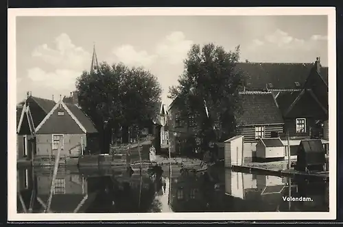 AK Volendam, Ortspartie am Hafen