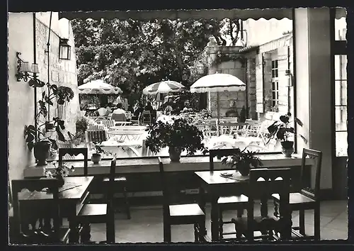 AK Villeneuve-Les-Avignon, Hostellerie Le Prieure, La terrasse