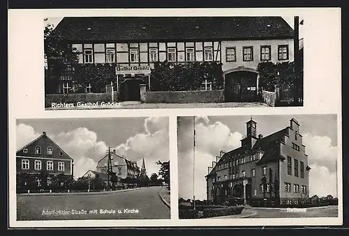 AK Gröditz, Richters Gasthof Gröditz, Strasse mit Schule und Kirche, Blick zum Rathaus