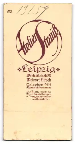 Fotografie Atelier Strauss, Leipzig-Weisser Hirsch, Windmühlenstr. 8-12, Junge Dame im hübschen Kleid