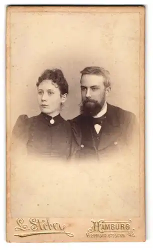Fotografie Ludwig Stöber, Hamburg, Hermannstr. 43, Junges Paar in modischer Kleidung