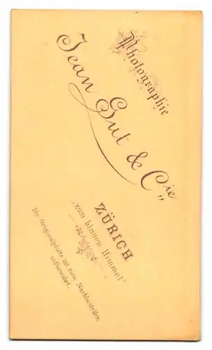 Fotografie Jean Gut & Cie, Zürich, Eleganter Herr mit Schnauzbart