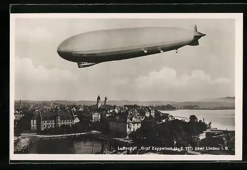 AK Lindau /Bodensee, Luftschiff LZ127 Graf Zeppelin über der Stadt