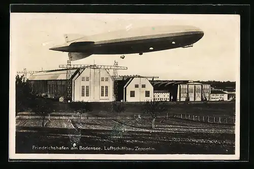 AK Friedrichshafen am Bodensee, Zeppelin startet am Luftschiffbau
