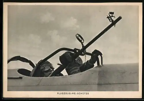 AK MG-Schütze der Luftwaffe im Flugzeug