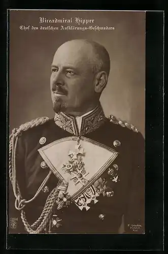 AK Vizeadmiral Hipper in Uniform mit Abzeichen, Chef des deutschen Aufklärungs-Geschwaders