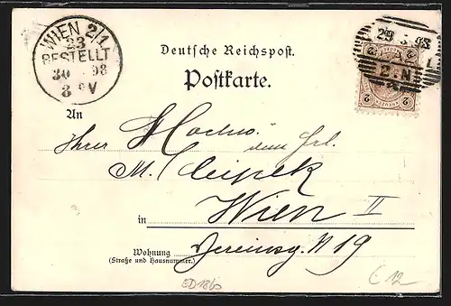 AK Springreiter in Uniform setzen über einen Wassergraben