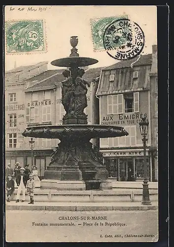 AK Chalons-sur-Marne, Fontaine monumentale, Place de la République