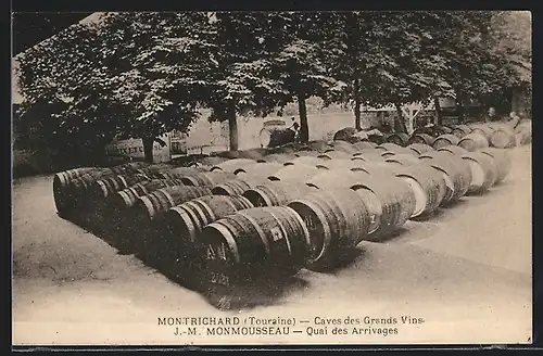 AK Montrichard, Caves des Grands Vins J.-M. Monmousseau, Quai des arrivages, Weinfässer