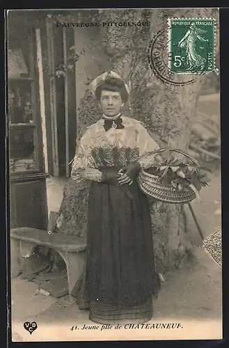 AK Jeune fille de Chateauneuf, Auvergne