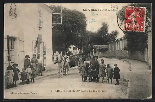 AK Champagné-les-Marais, La Grande-Rue, Strassenpartie