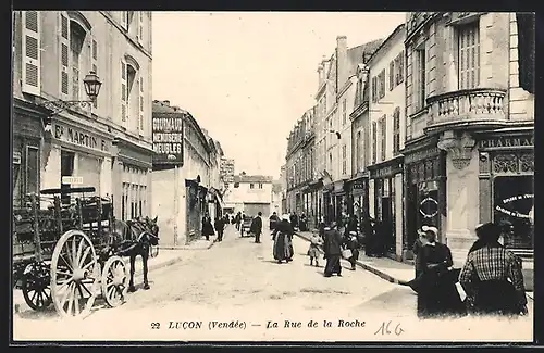 AK Lucon, La Rue de la Roche, Strassenpartie