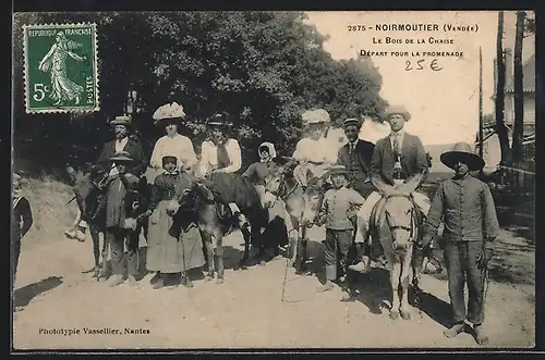 AK Noirmoutier, Le Bois de la Chaise, Départ pour la Promenade