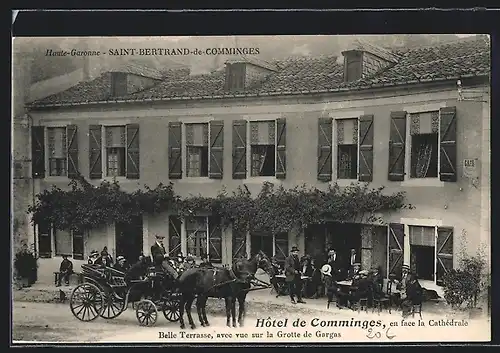 AK Saint-Bertrand-de-Comminges, Hôtel de Comminges en face la Cathédrale