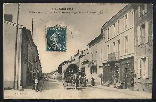 AK Chasseneuil, Sur la Route d`Angoulême à Limoges
