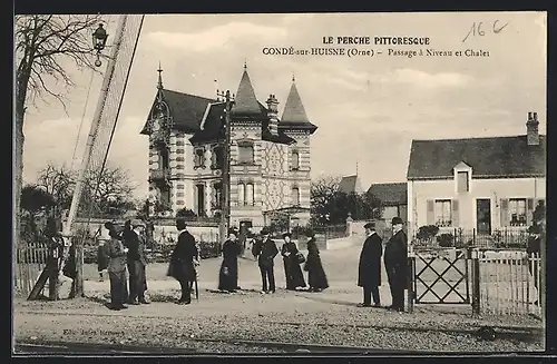 AK Condé sur Huisne, Passage à Niveau et Chalet