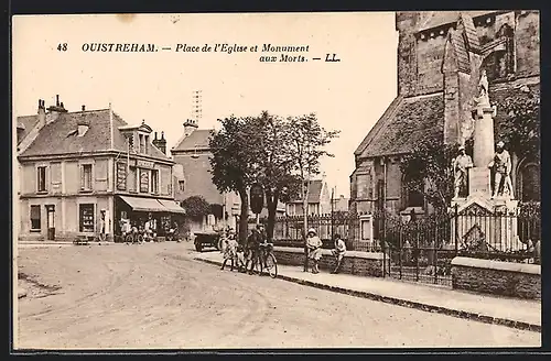 AK Ouistreham, Place de l`Eglise et Monument aux Morts