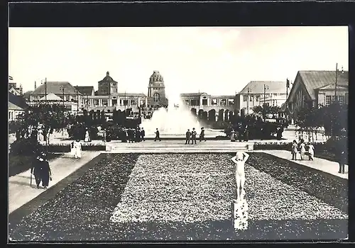 AK Leipzig, Weltausstellung für Buchgewerbe & Graphik 1914, Blick vom Haupteingang nach dem Völkerschlachtdenkmal