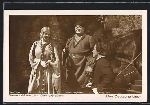 AK Das deutsche Lied, Gitta Ley mit Wilhelm Diegelmann und Harry Gondi in einer Filmszene
