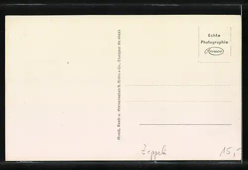 AK Friedrichshafen, Graf Zeppelin LZ 127 über den Luftschiffhallen
