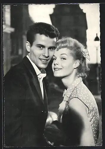 AK Schauspielerin Romy Schneider & Schauspieler Horst Buchholz in einer Filmszene