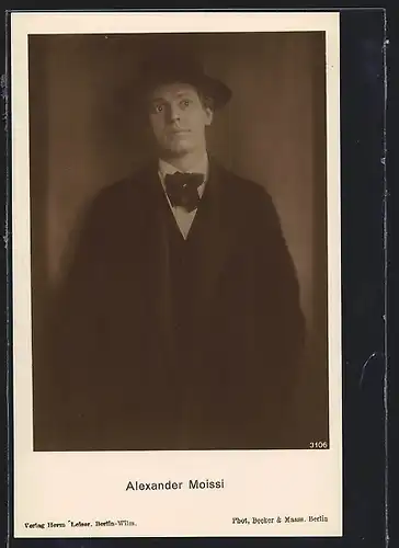 AK Schauspieler Alexander Moissi mit Mantel und Hut