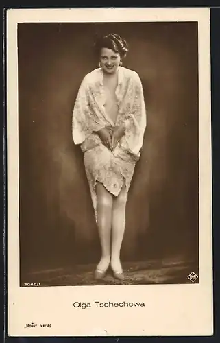 AK Schauspielerin Olga Tschechowa verdeckt ihre Blösse
