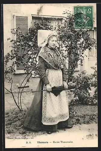 AK Thouars, Mariée Thouarsaise, Frau in Tracht aus Aquitanien / Aquitaine