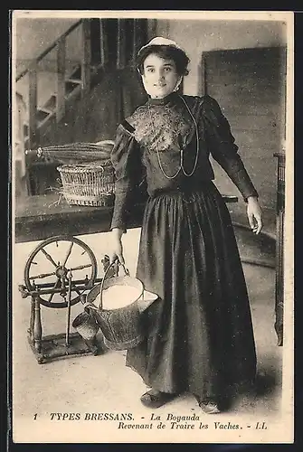 AK La Boyauda, Revenant de Traire les Vaches, Französin in Tracht
