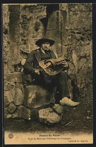 AK Joueur de Vielle, Type du Musicien d`Auberge de Campagne, Auvergne