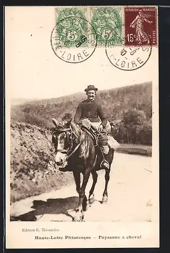 AK Paysanne à cheval, Haute-Loire Pittoresque, Auvergne