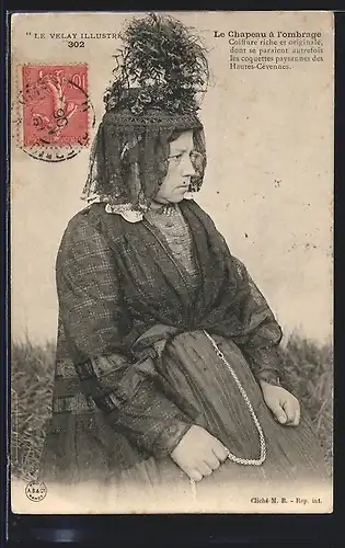 AK Le Chapeau à l`ombrage, Coiffure riche et originale, Auvergne