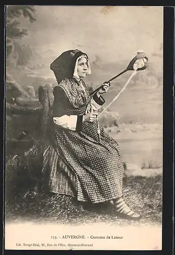 AK Costume de Latour, Auvergne