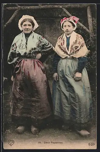 AK Deux Paysannes, Auvergne