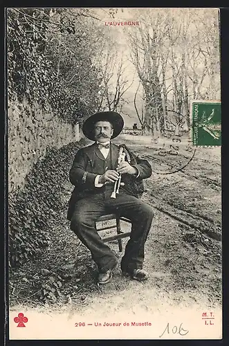 AK Un Joueur de Musette, Auvergne