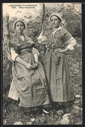 AK Deux Paysannes, Auvergne