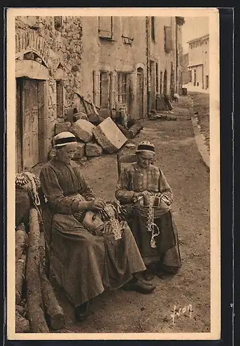 AK Le Puy, Dentellières de la Ville, Alte Frauen beim Klöppeln