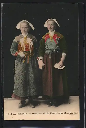 AK Costumes de la Maurienne, Auvergne