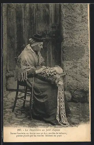 AK La Dentellière au petit chapeau, Auvergne