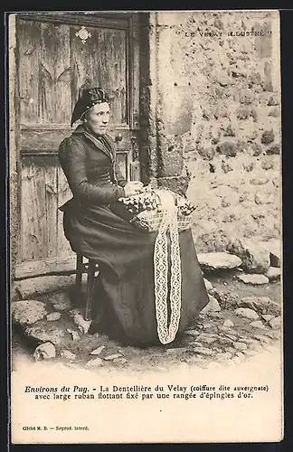 AK Environs du Puy, La Dentellière du Velay, coiffure dite auvergnate