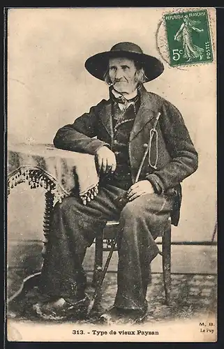 AK Type de vieux Paysan, Auvergne