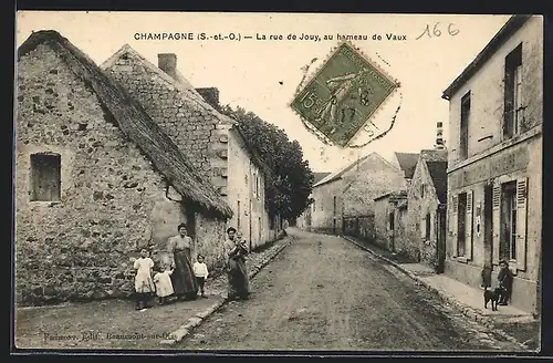 AK Champagne, La rue de Jouy, au hameau de Vaux