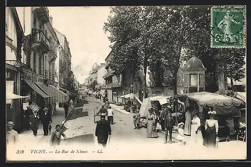 AK Vichy, La Rue de Nimes
