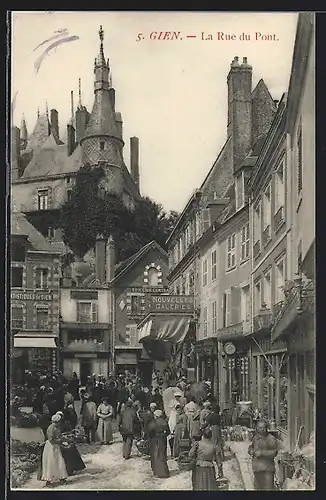 AK Gien, la Rue du Pont