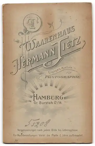 Fotografie Warenhaus Hermann Tietz, Hamburg, Gr. Burstah 12-14, Junge Dame im Kleid mit Kleinkind