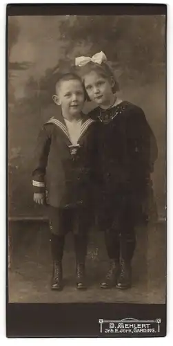 Fotografie D. Mehlert, Garding, Kinderpaar in modischer Kleidung