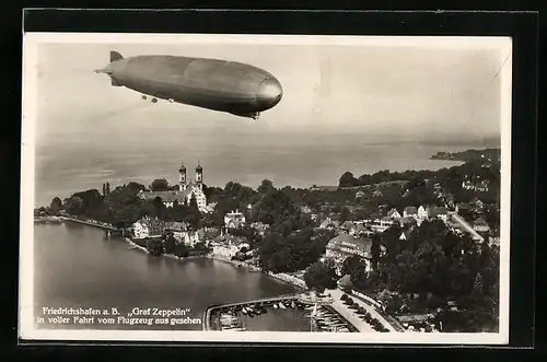 AK Friedrichshafen, Zeppelin Graf Zeppelin in voller Fahrt vom Flugzeug aus gesehen