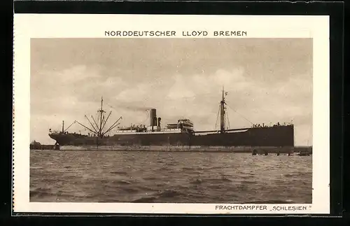 AK Frachtdampfer Schlesien vor der Küste